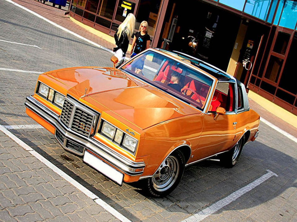 РЕТРО автомобиль